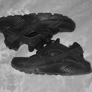 Black Huaraches